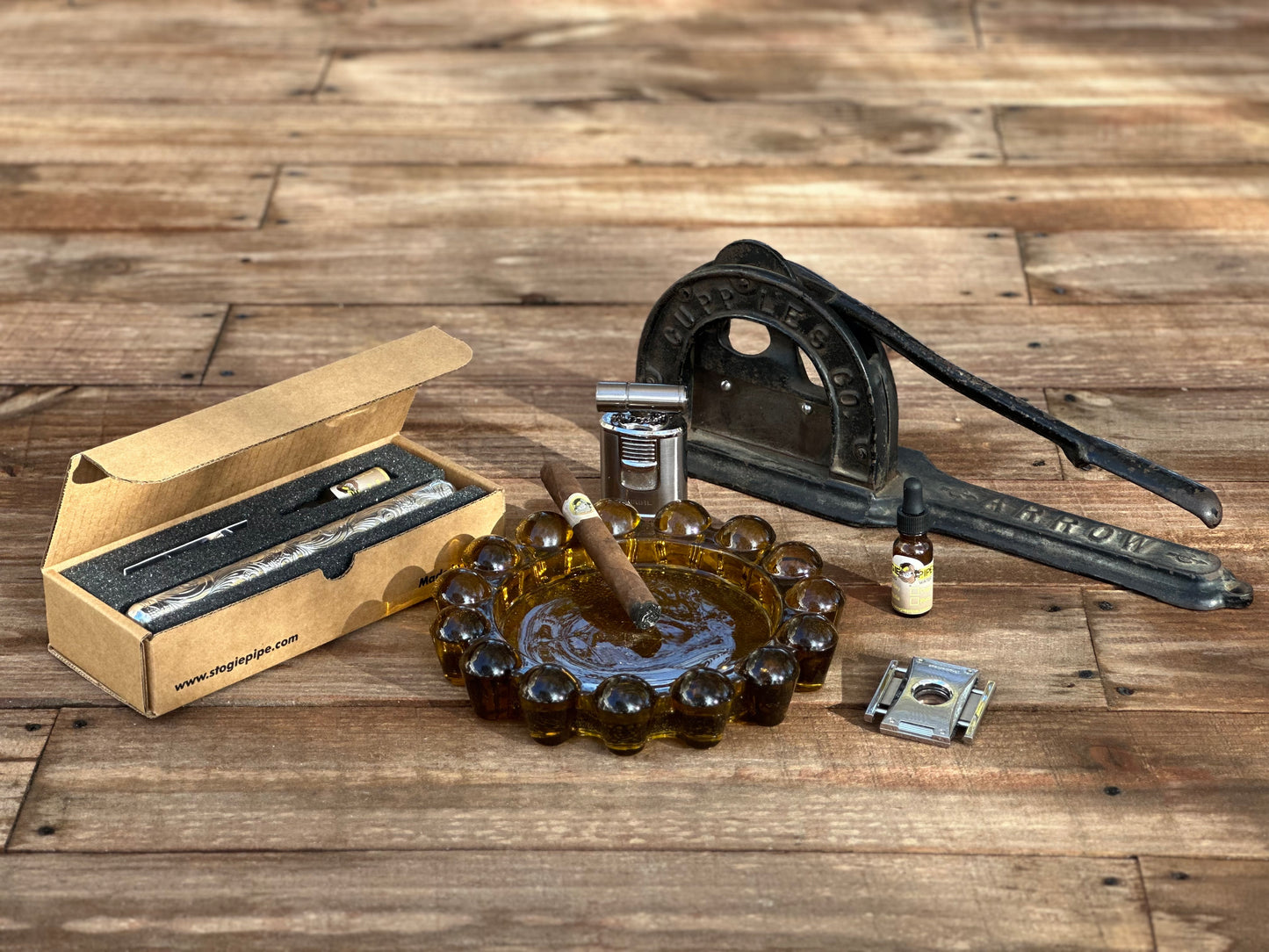 Polished Hand Engraved Stogie Pipe